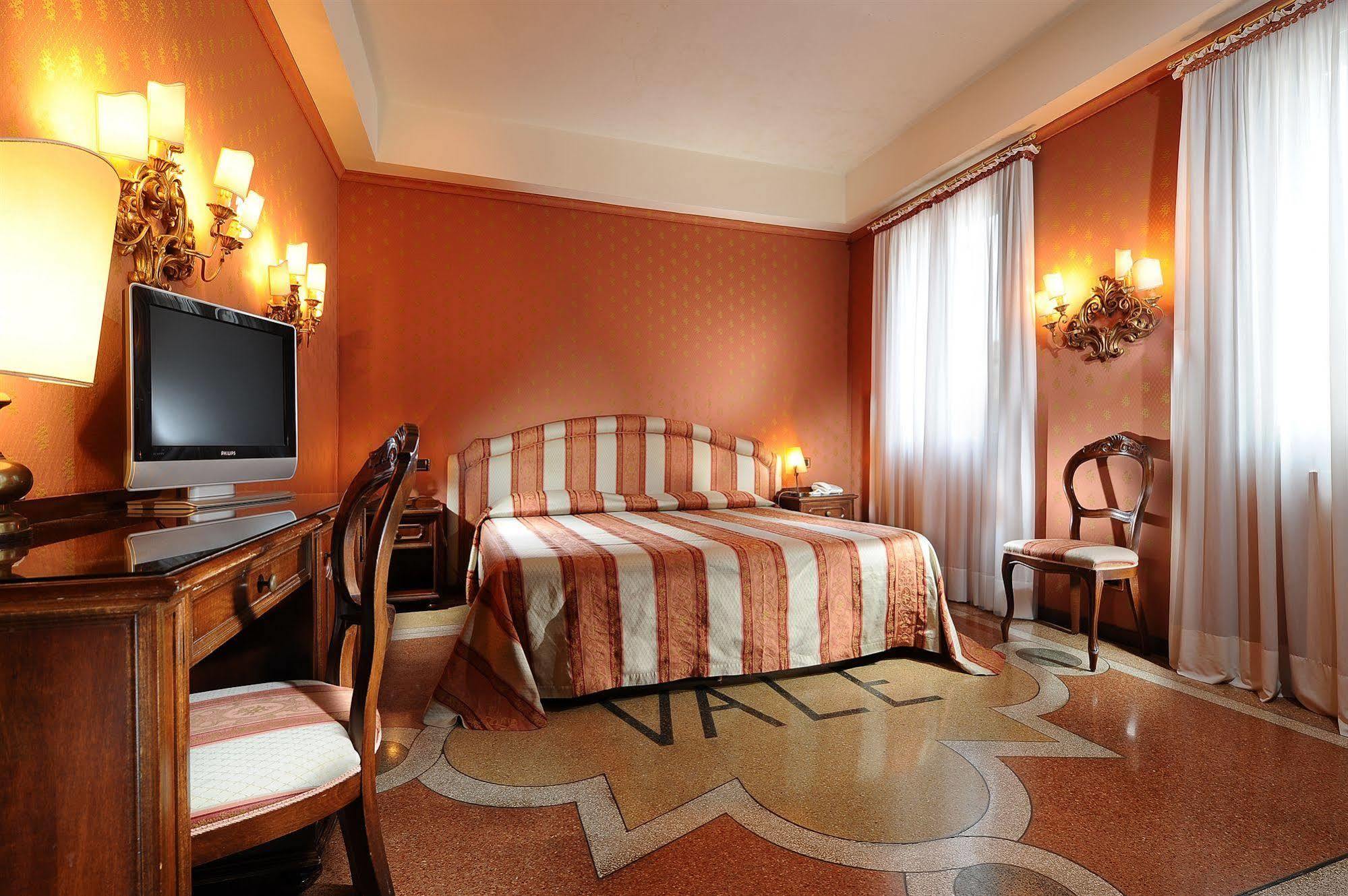Hotel Abbazia Venice Exterior photo